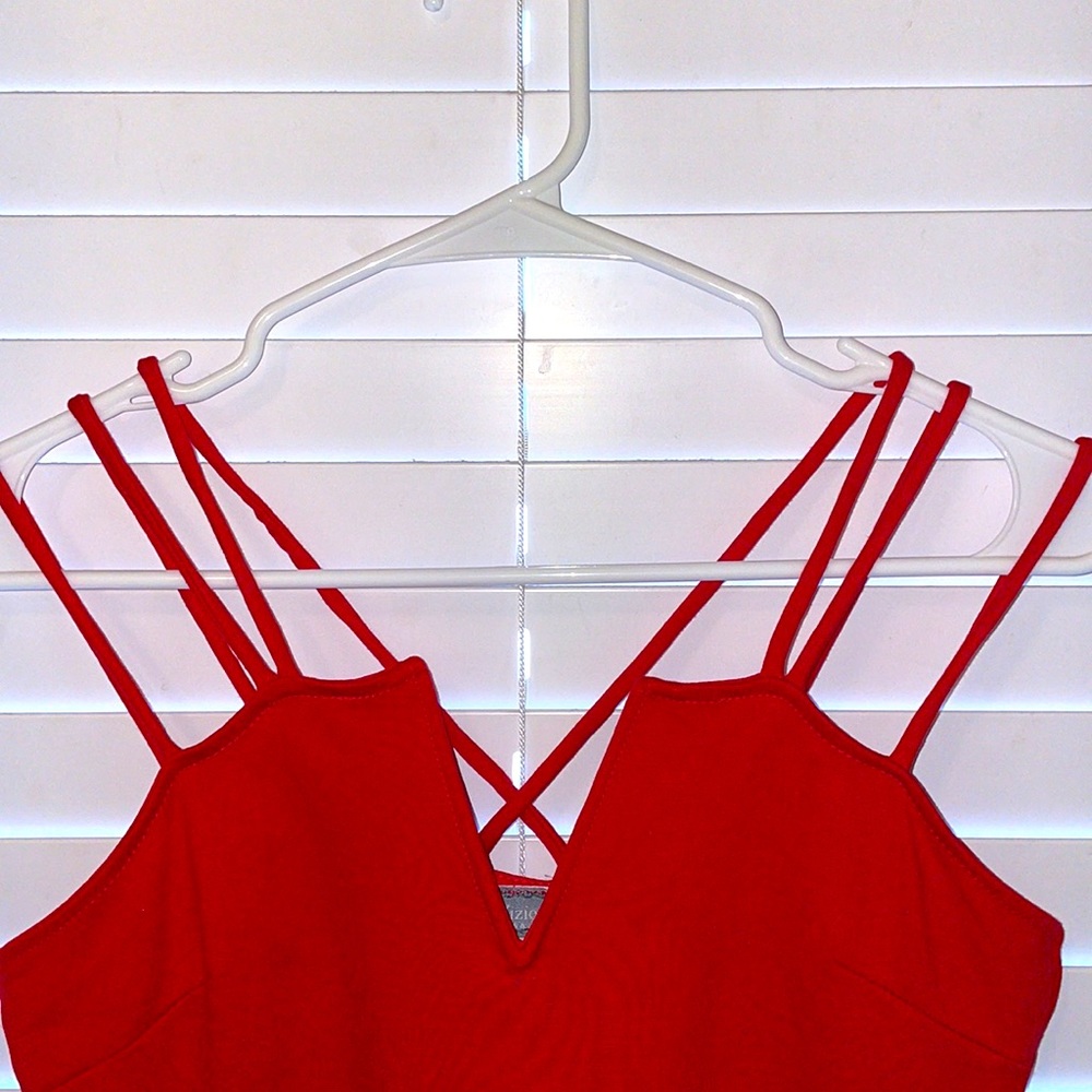 Spaghetti strap tank top - Picture 3 of 5